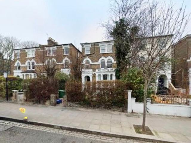 A Queens Drive, London N4, 2 bed flat to rent, £2,535 pcm | PrimeLocation