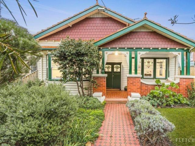 A Queenscliff Landmark With Rare Duality