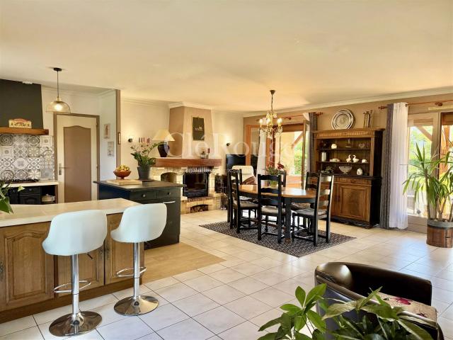 A quelques minutes à pied du coeur de Monségur Charmante m. 95m² Monségur