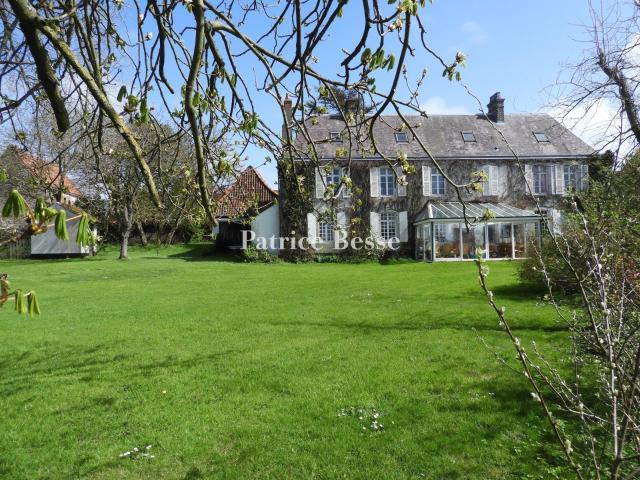 À quelques minutes des plages de la Côte d'Opale, une gentil. 295m² Neufchâtel Hardelot