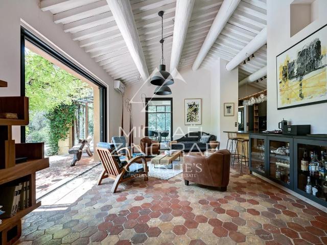 À quelques minutes du cœur d'Aix en Provence – Propriété d'e. 581m² Aix en Provence