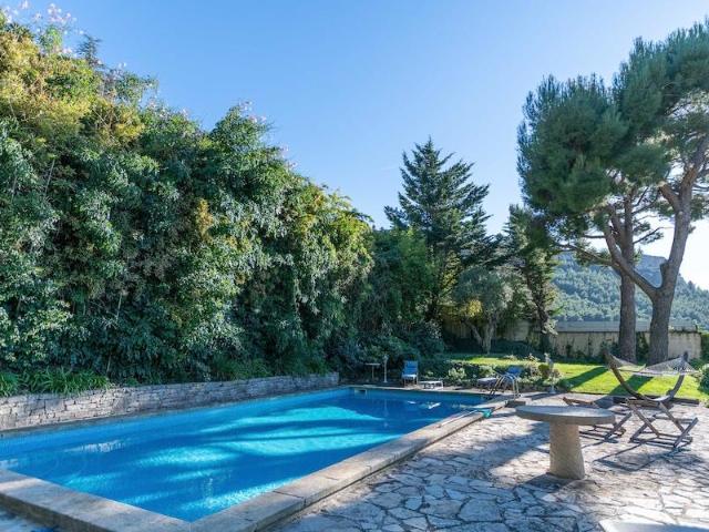 A quelques minutes du centre de Cassis, superbe propriété du. 285m² Cassis