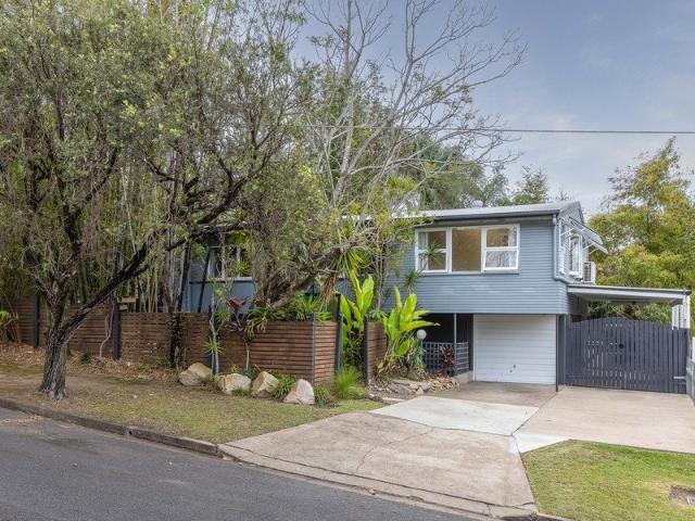 A QUIET OXLEY SETTING WITH PLENTY OF POSSIBILITY