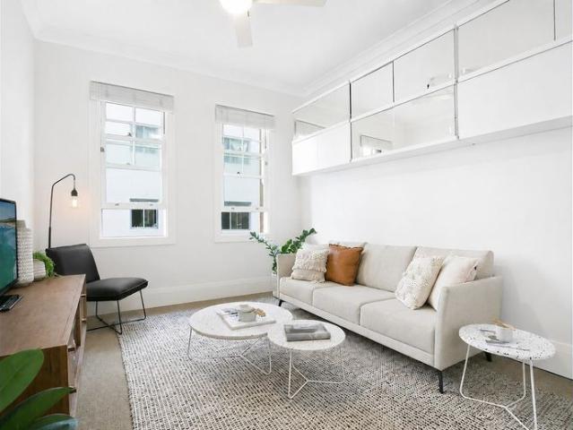 A Quiet Art Deco Retreat In Central Potts Point