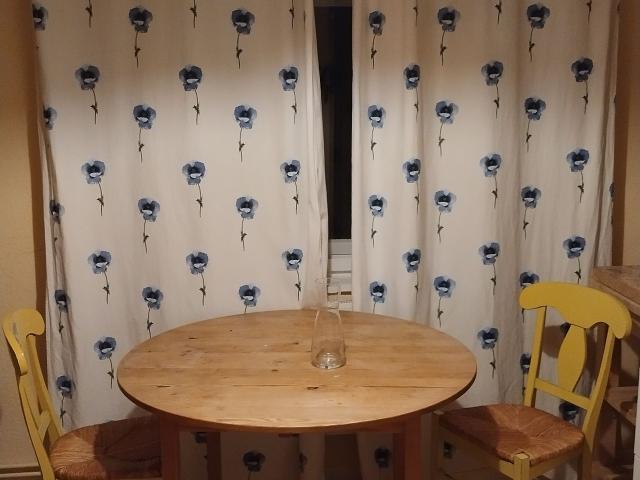 A quiet sunny 3 room 2br apartment in Adlershof, Berlin Amsterdam Apartments for Rent
