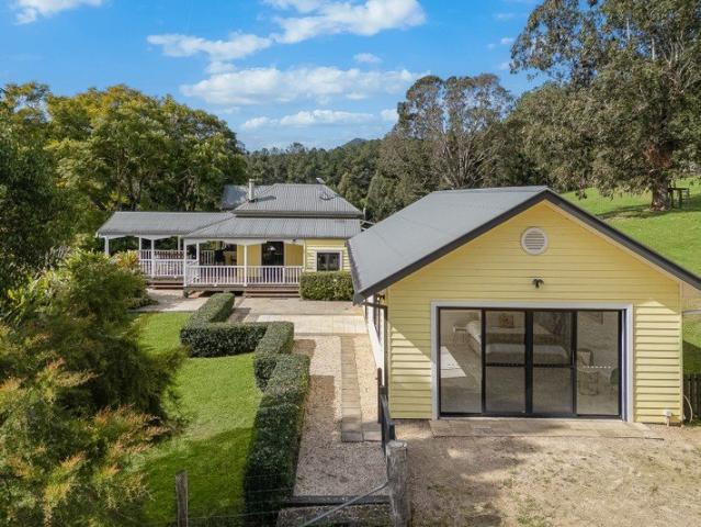 A Rural Haven, Set To Steel Your Heart ~ Welcome to Teak Hill Cottage
