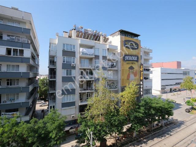 Çağrı Emlak'tan Ali Çetinkaya Cad. Yenilenmiş 2+1 Daire
