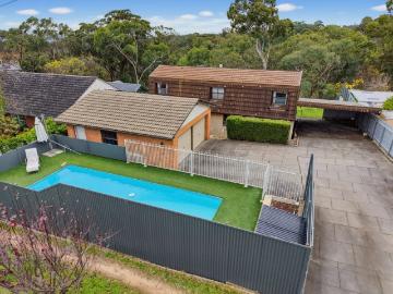 A Rare 3,024sqm Allotment Offering Country Living With City Convenience