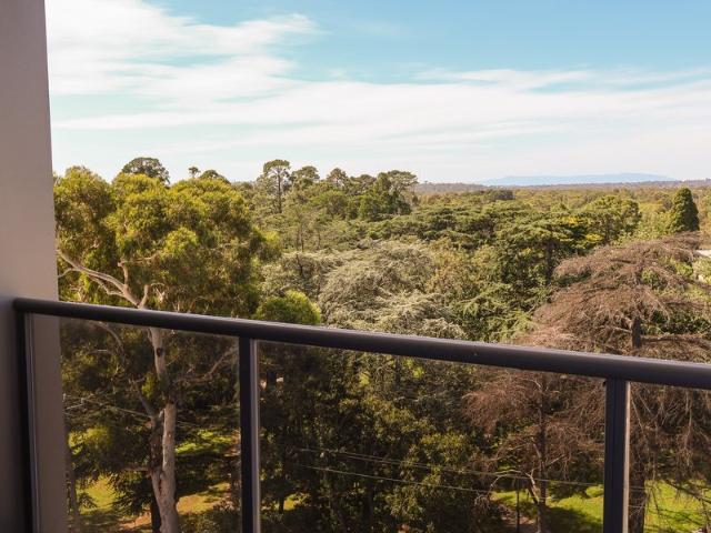 A Rare 3 Bedroom Top Floor Corner Gem with Stunning Parkland Views