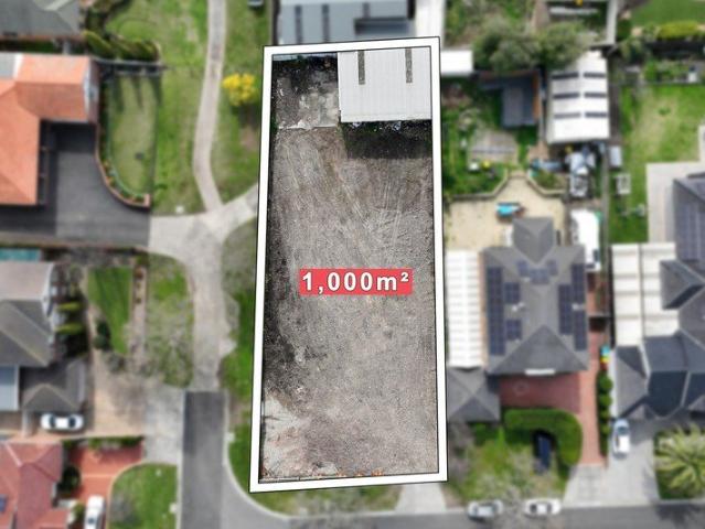 A Rare 1000m2 Opportunity in Prestigious Regency Estate