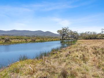 Friendly Beaches, Little Swanport