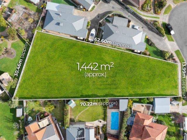 A Rare 1442sqm Coastal Opportunity with Subdivision Potential STCA
