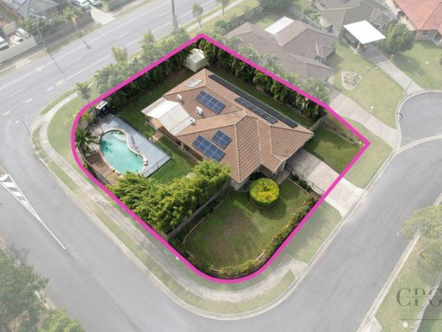 A Rare 1,000m² Lifestyle Haven with Pool, Massive Side Access & Sustainable Living