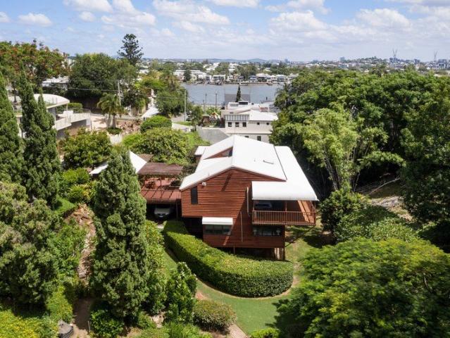 A Rare 1,014m² Estate in One of Hamilton's Most Coveted Street