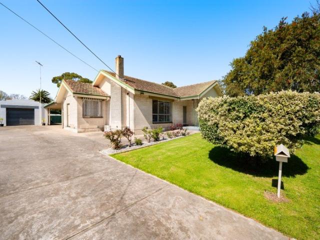 A Rare 1,173m² Opportunity in a Sought After Street