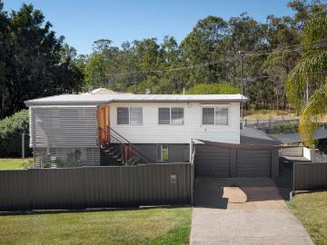 A Rare 1,310m2 Gem Perfect for Multi Generational Living Move In Ready!