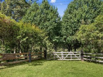 A Rare 2.5 Acre Retreat in Kangaroo Valley