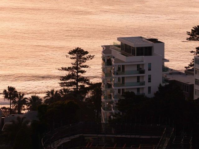 A RARE 578SQM PRIVATE COASTAL RESIDENCE ON WOLLONGONG'S BLUE MILE
