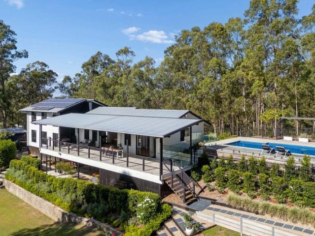 A Rare 5 Acre Paradise close to Brisbane CBD