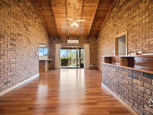 A Rare 5 Bedroom Lifestyle Opportunity with Space & Views
