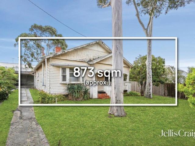 A rare 873sqm opportunity in tightly held Manifold Heights