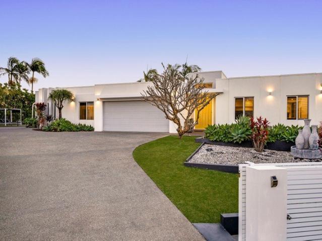 A Rare 921sqm Family Haven in a Peaceful Cul de Sac