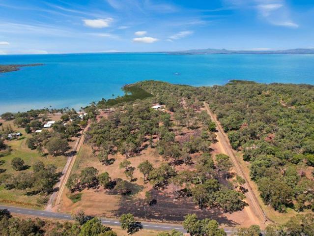 A RARE COASTAL COMBINATION 22 Freehold Acres. Magnificent Water Views & Beach Access. One Special Place