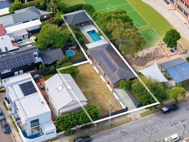 Stylish Coastal Living in the Heart of The Junction