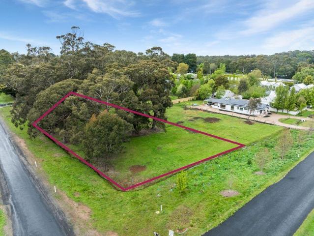 A rare corner block in a sought after Trentham location generous, versatile, and ready for your vision!