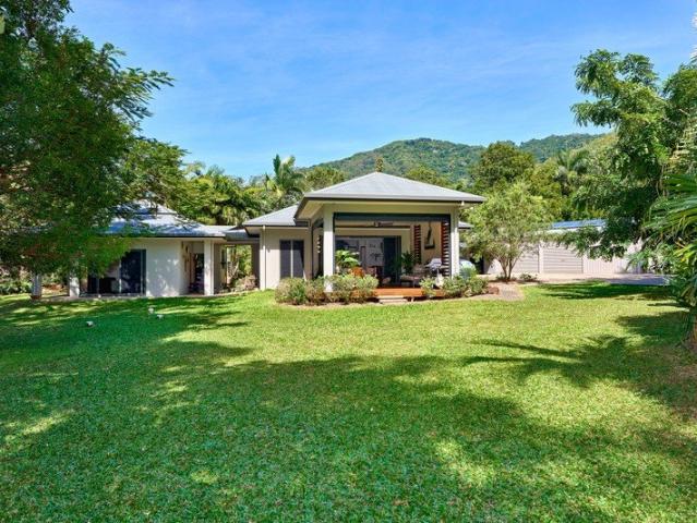 A Rare Acreage Lifestyle in Clifton Beach