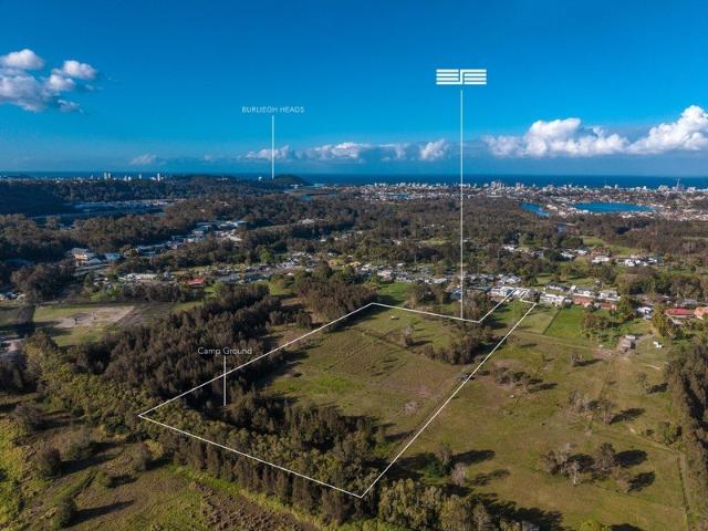 A RARE ACREAGE LIFESTYLE, MINUTES FROM BURLEIGH BEACH