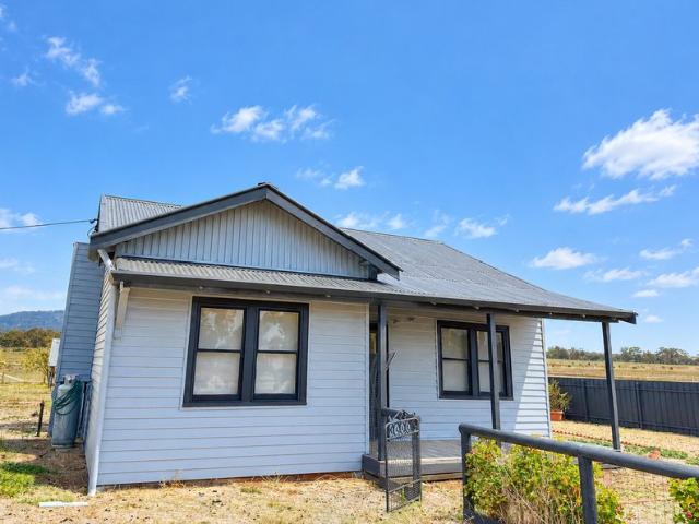 A Rare Acreage Lifestyle + Minutes From Stawell Town Center