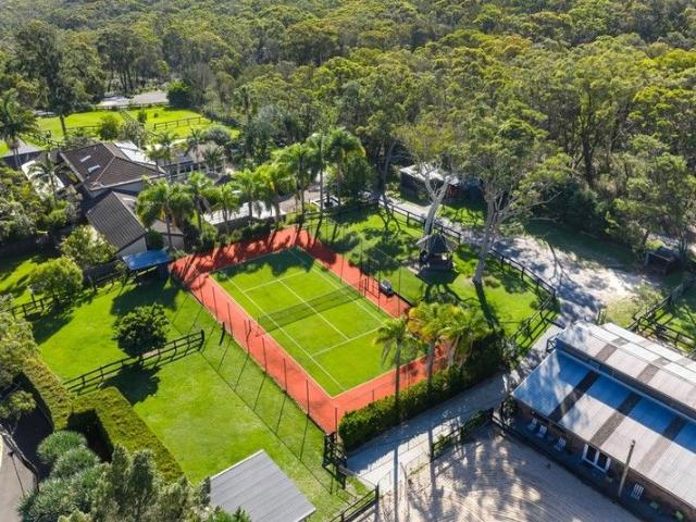 A Rare Acreage Opportunity An Entertainer's and Equestrian Paradise
