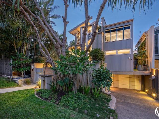 An Architectural Statement in a Premier Sunshine Beach Location