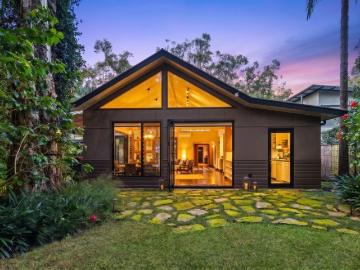 A Rare Architectural Retreat Moments From Pearl Beach