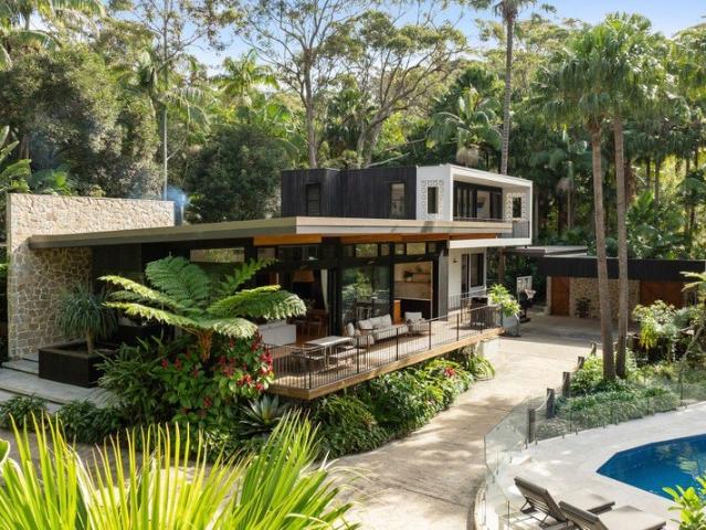 A Rare Avalon Estate Offering Scale, Privacy and Lush Green Outlooks
