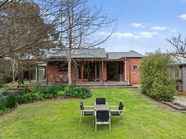 Multi Residence Property in a Rare Botanical Sanctuary with Income Potential