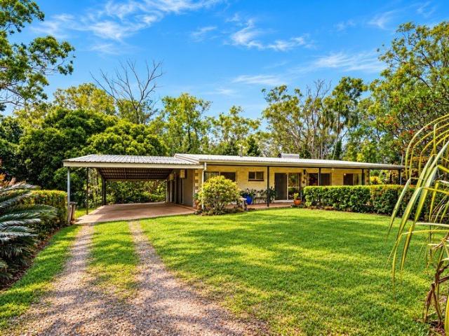 A Rare Botanical Sanctuary and Complete 5 Acre Lifestyle Package