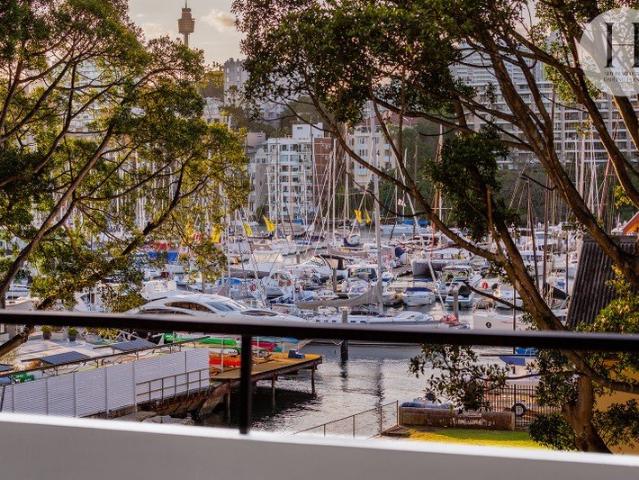 A Rare Boutique Residence of Exceptional Harbourfront Luxury