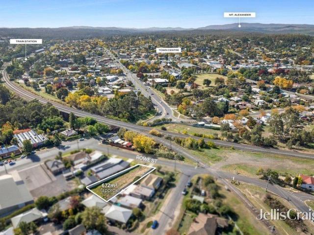 A rare blank canvas in the heart of Castlemaine
