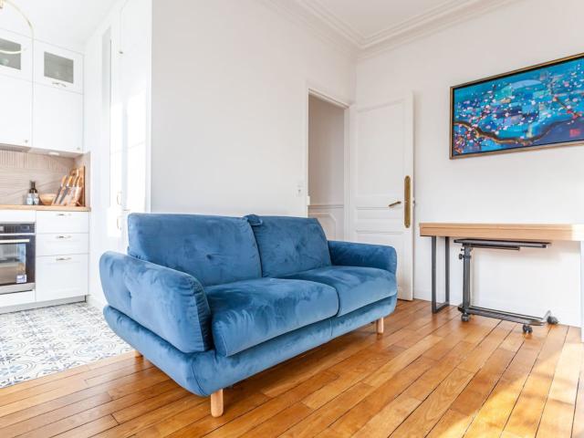 A rare gem! Typical Parisian style 1 living room & 1 bedroom in the heart of the 15th arrondissement
