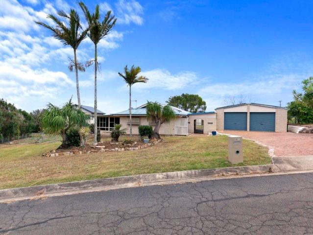A Rare Dual Living Opportunity in Dundowran on 2,487m2!