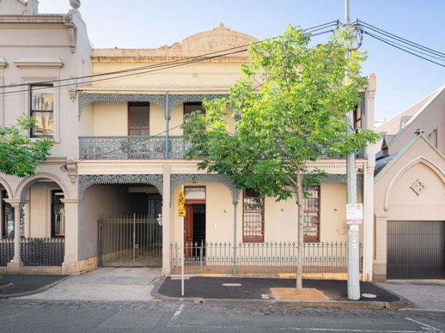A Rare Dual Purpose Residence Beside Melbourne's Most Iconic Landmarks