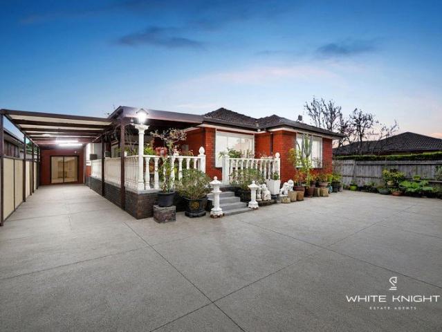 A Rare Dual Residence Opportunity Exceptional Flexibility on One Title
