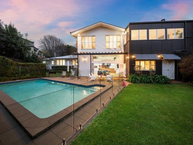 A Rare East Toowoomba Residence Unrivalled Scale & Privacy set on 1553 m2