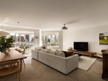 A Rare Eighth Floor Offering in Gemini Towers with Uninterrupted Brisbane Skyline Views