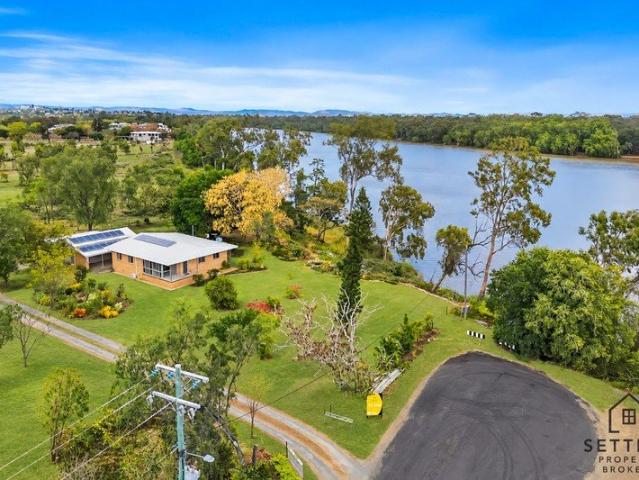 A Rare Fitzroy Riverfront Lifestyle Opportunity on 3.05 Acres