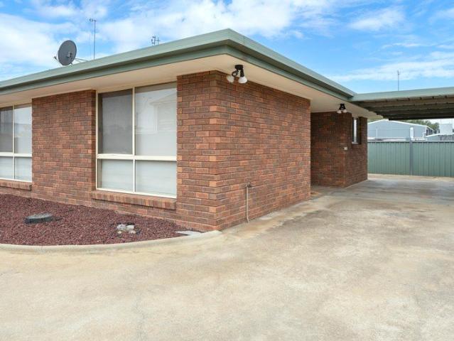 A Rare Five Unit Investment with Multiple Income Streams