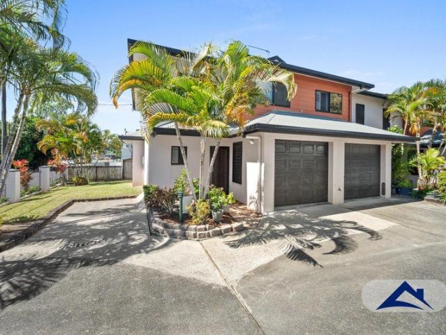 A RARE FIND! GORGEOUS 3 BEDROOM TOWNHOUSE IN FRESHWATER