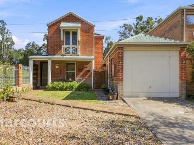 A Rare Freestanding Home in the Beautiful Willow Green Estate